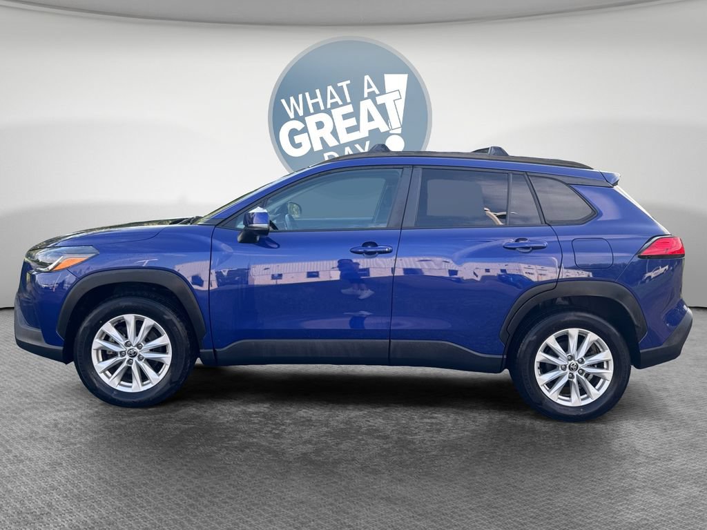 Used 2023 Toyota Corolla Cross LE AWD/4WD image 6