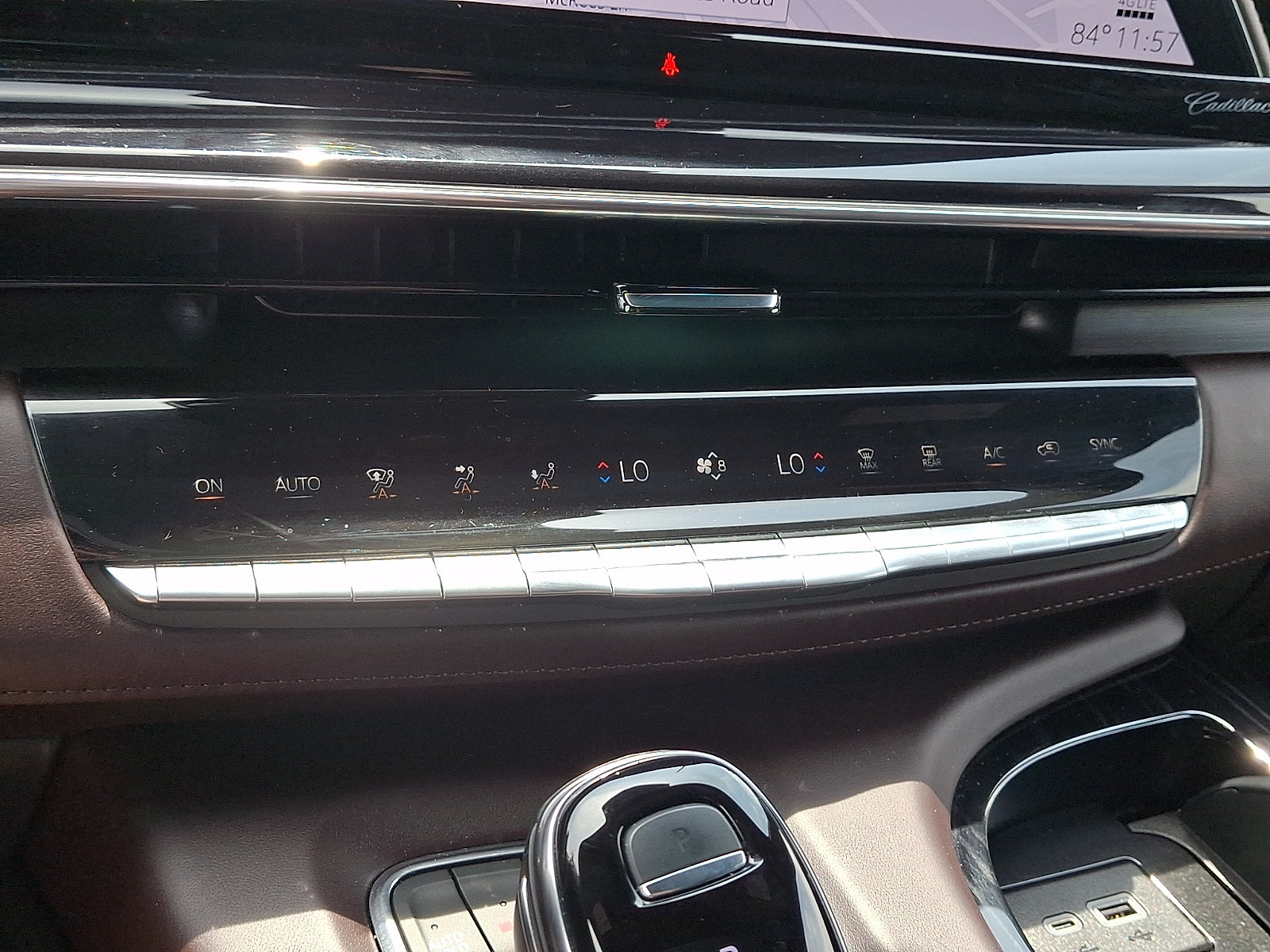 Certified 2024 Cadillac Escalade ESV V w/ LPO, ONYX Package AWD/4WD image 17