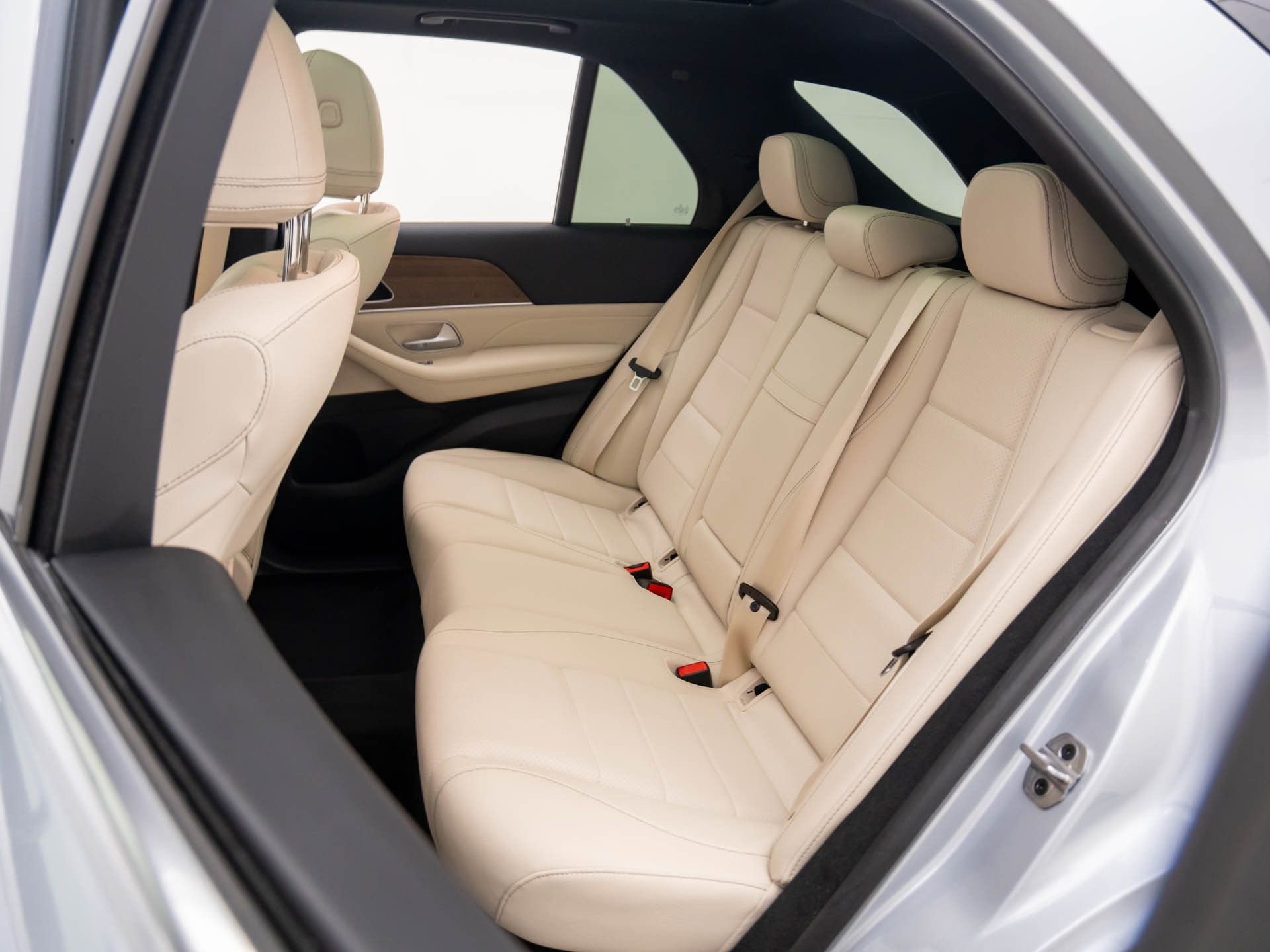 Certified 2024 Mercedes-Benz GLE 350 4MATIC w/ Winter Package image 18