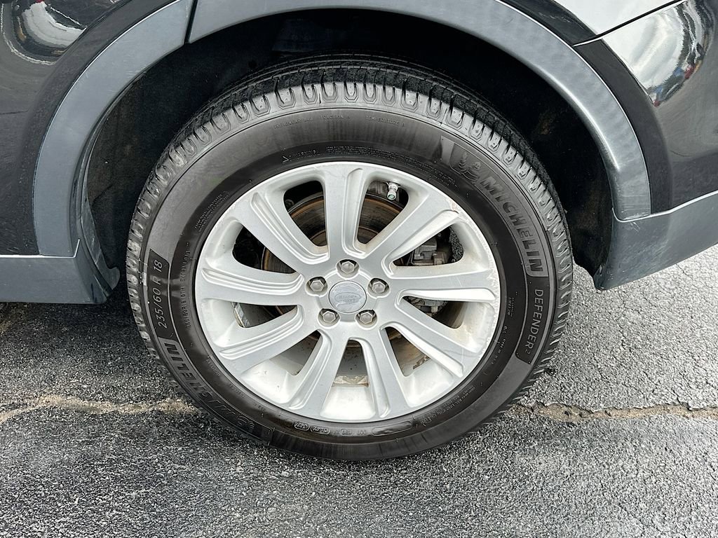 Used 2016 Land Rover Discovery Sport SE image 23