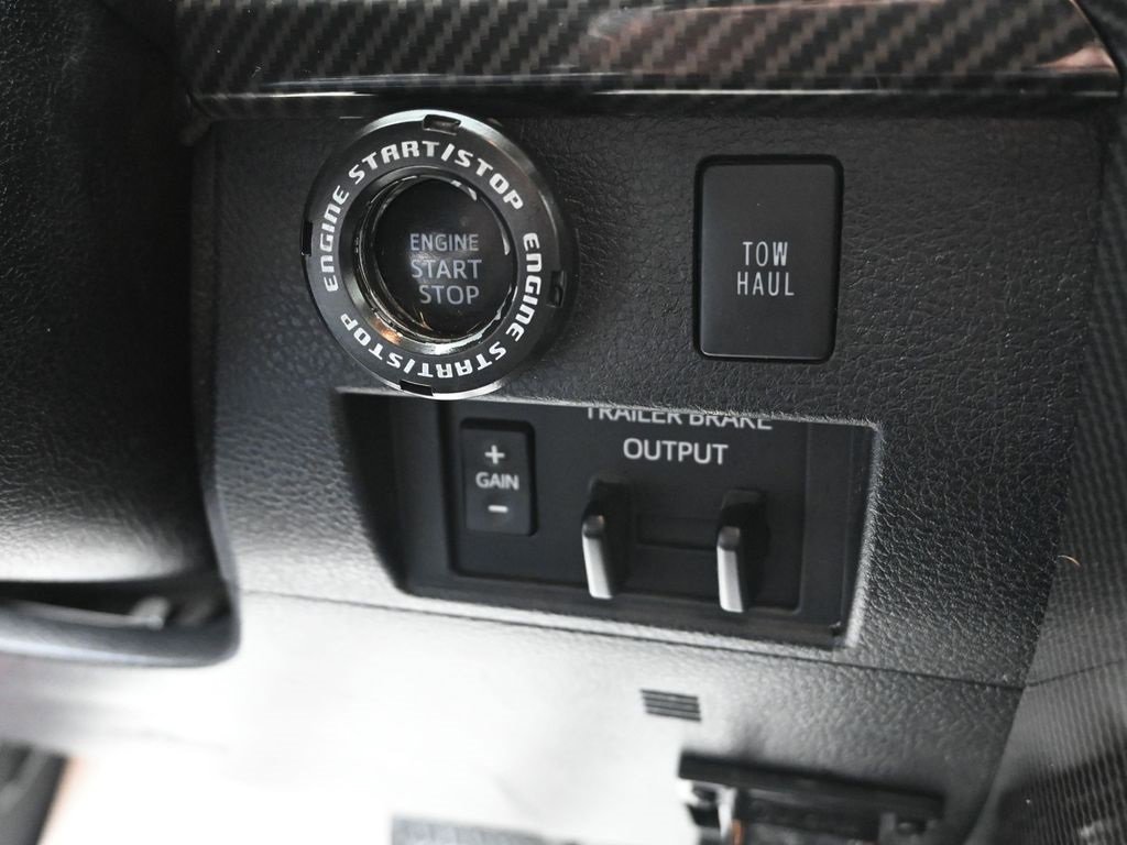 Used 2021 Toyota Tundra Limited w/ Limited Premium Package image 25