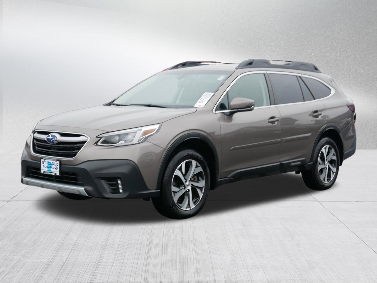 Used 2022 Subaru Outback Limited XT image 3
