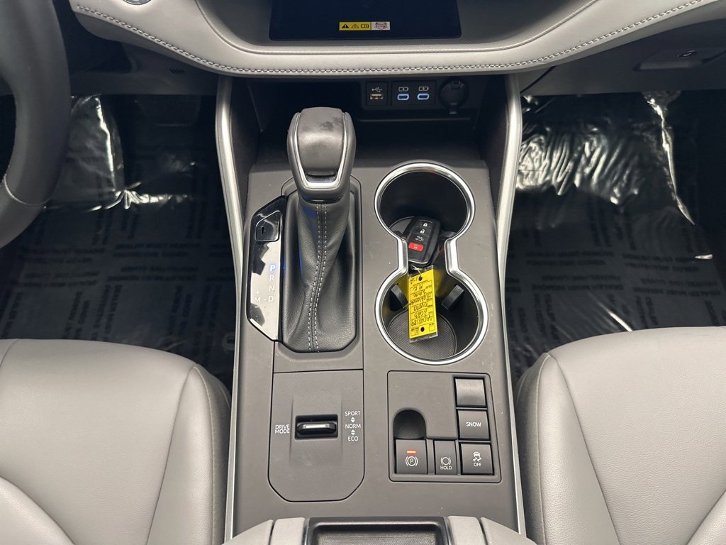 Used 2023 Toyota Highlander XLE image 23