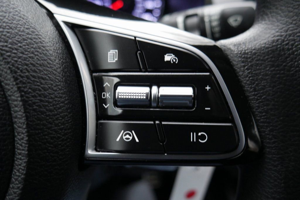 Used 2023 Kia Forte LXS image 13