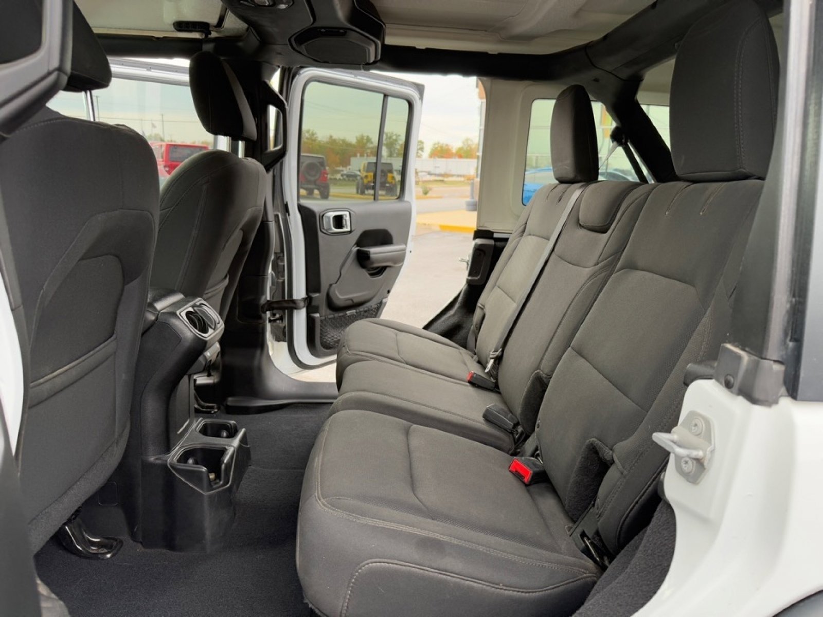 Used 2018 Jeep Wrangler Unlimited Sport S image 27