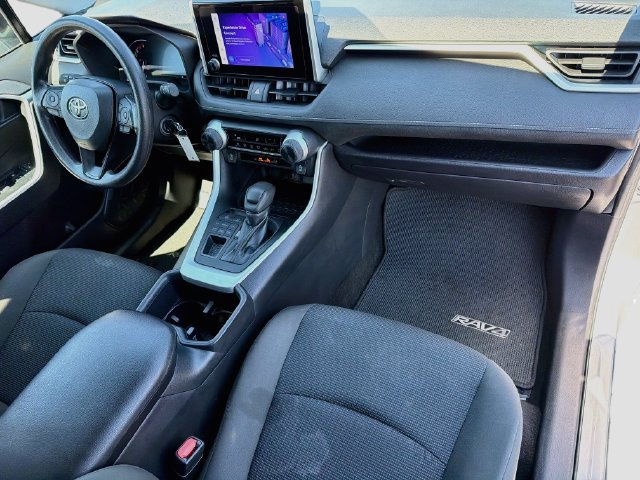 Used 2025 Toyota RAV4 LE AWD/4WD image 29