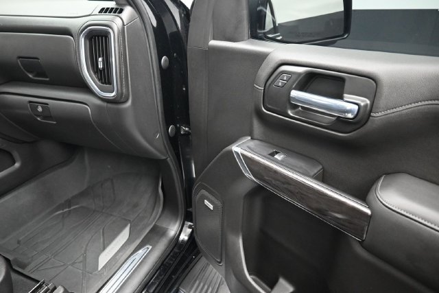 Used 2020 Chevrolet Silverado 1500 LTZ w/ LTZ Premium Package AWD/4WD image 28