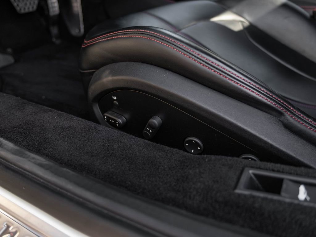 Used 2020 Ferrari F8 Tributo image 40