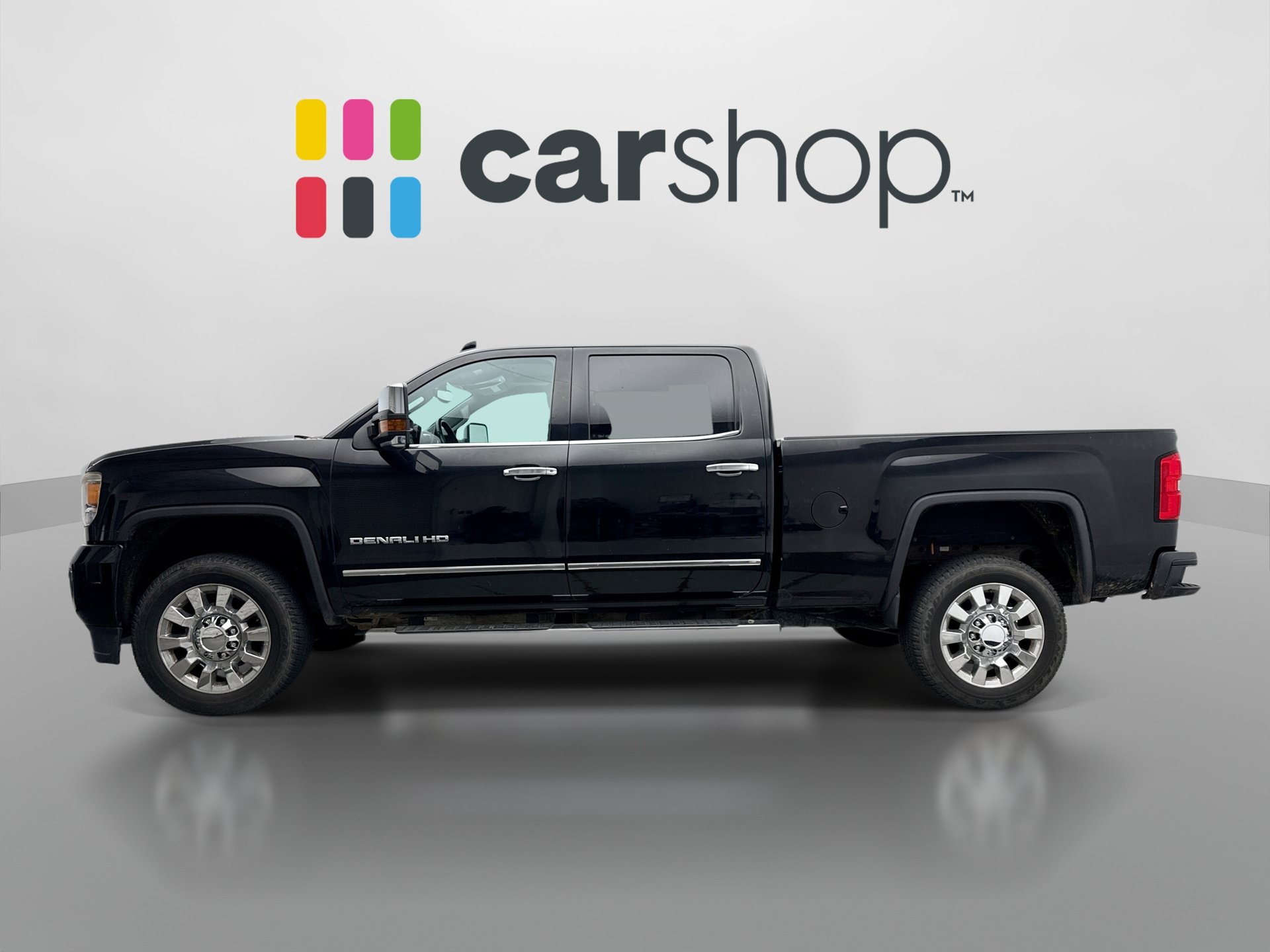 Used 2015 GMC Sierra 2500 Denali w/ Duramax Plus Package AWD/4WD image 2