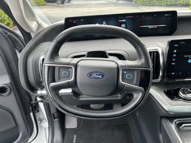 Used 2025 Ford Expedition Max Platinum AWD/4WD image 13