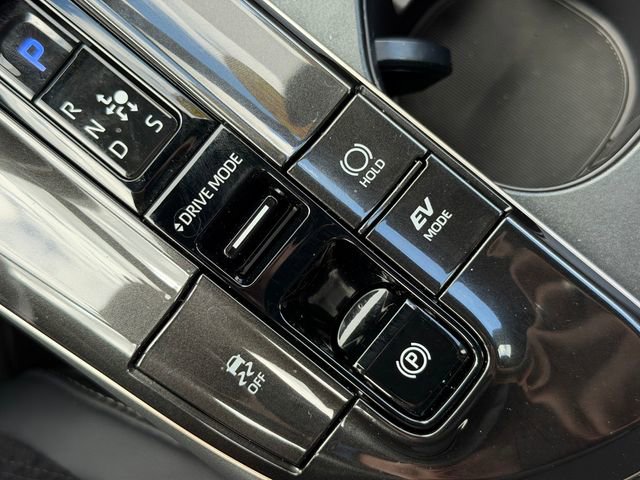 Certified 2025 Toyota Crown Signia AWD/4WD image 34