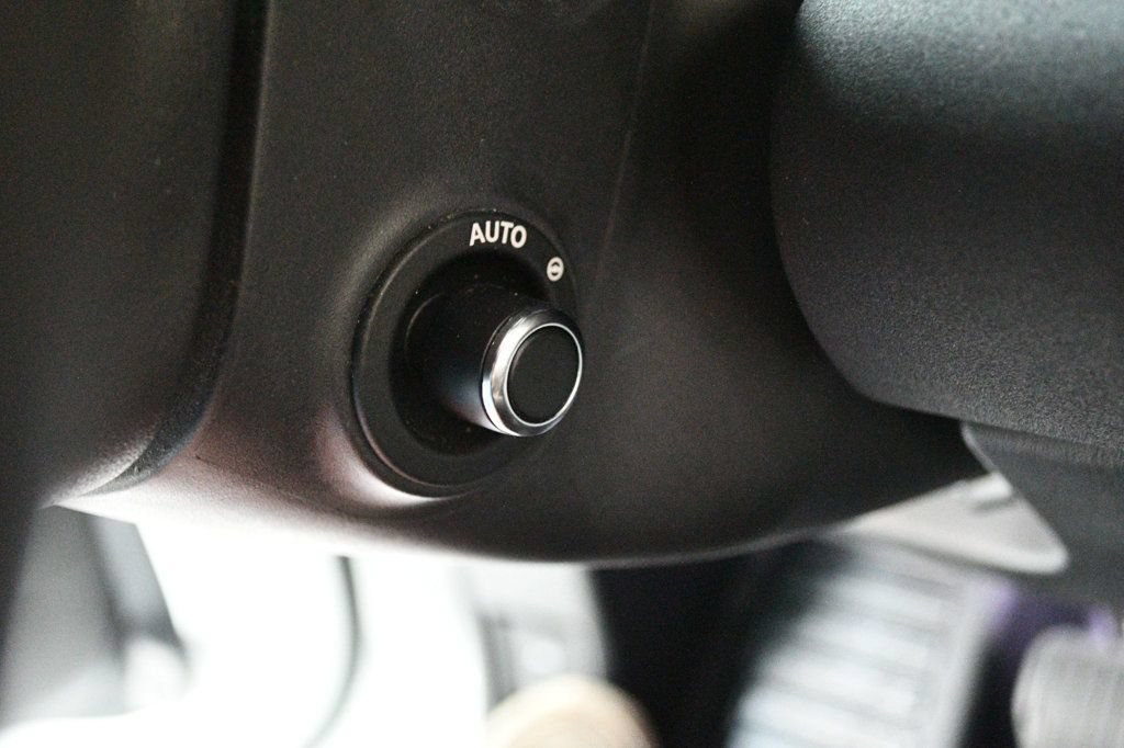 Used 2022 Land Rover Defender 110 X-Dynamic SE AWD/4WD image 70