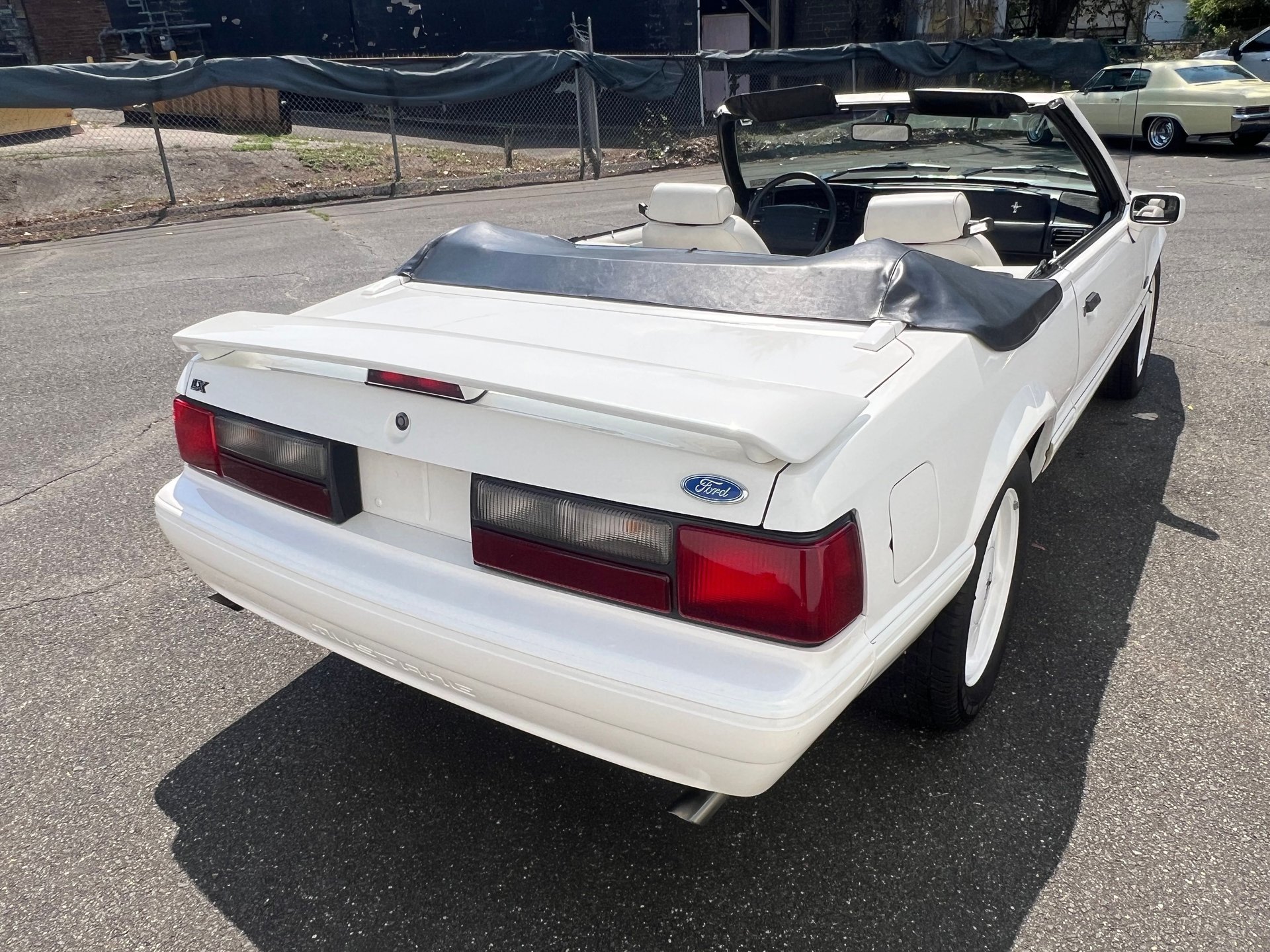 Used 1993 Ford Mustang LX RWD image 7