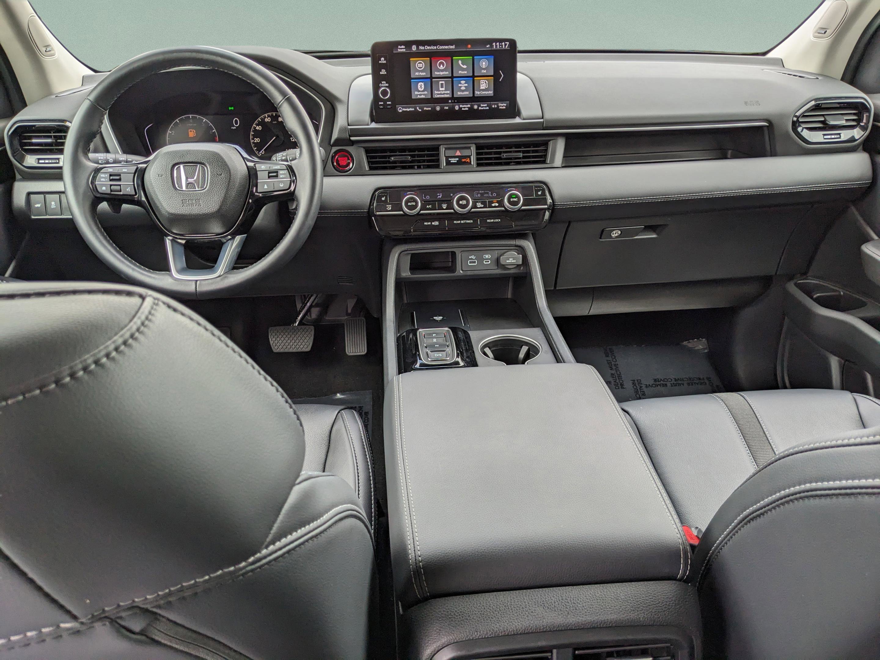 Used 2025 Honda Pilot Touring image 16