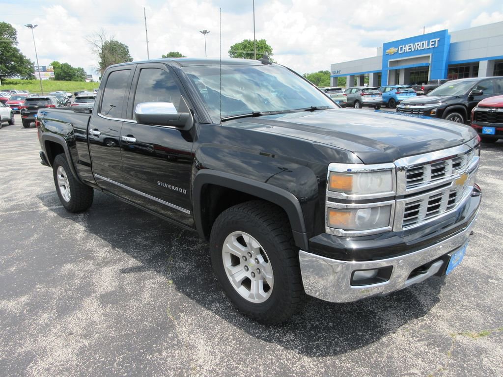 Used 2015 Chevrolet Silverado 1500 LTZ Z71 w/ LTZ Plus Package AWD/4WD image 7