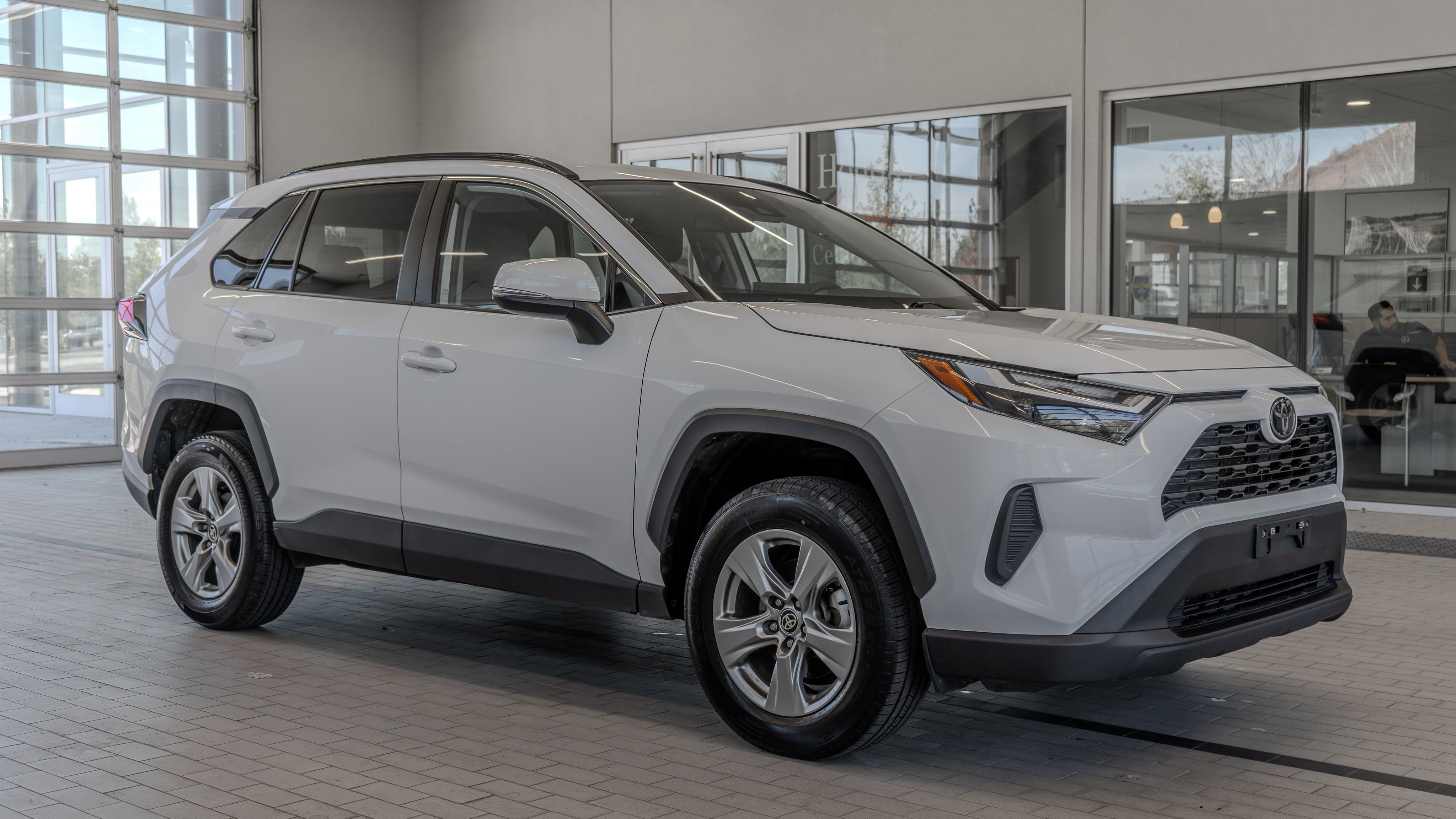 Used 2024 Toyota RAV4 XLE w/ Weather Package AWD/4WD image 12