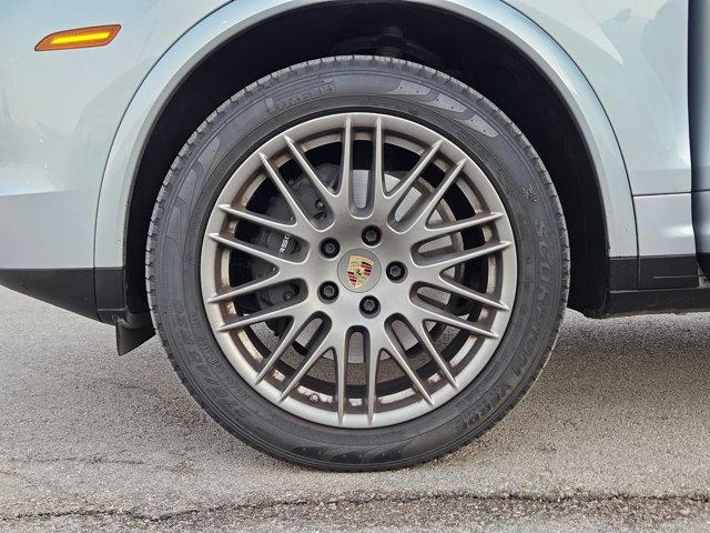 Used 2017 Porsche Cayenne Platinum Edition AWD/4WD image 24