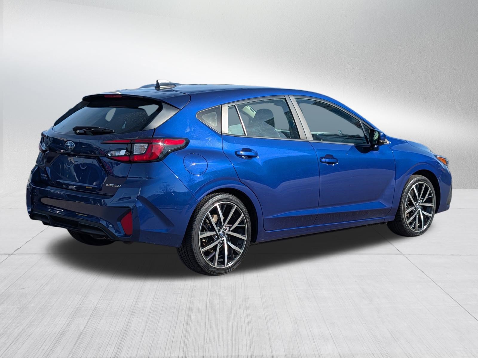 Used 2024 Subaru Impreza 2.0i Sport AWD/4WD image 3
