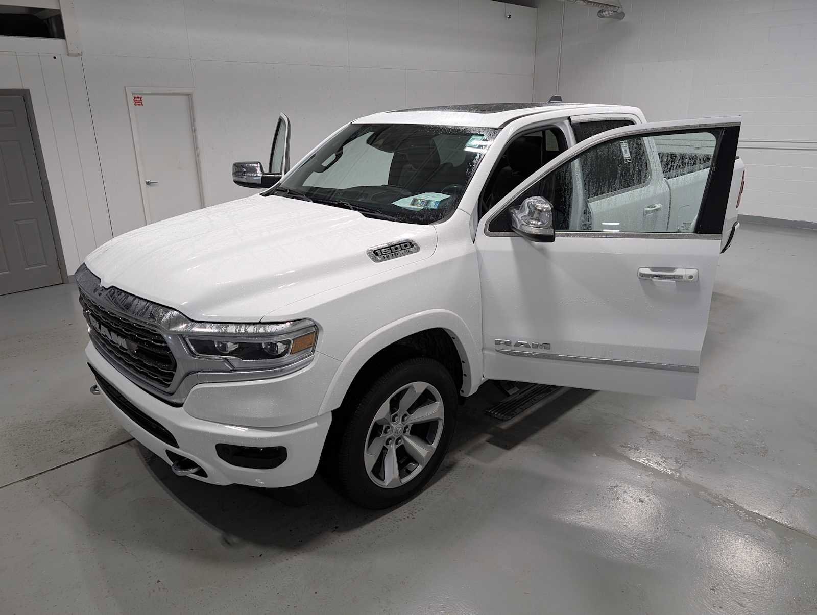 Used 2020 RAM 1500 Limited image 16