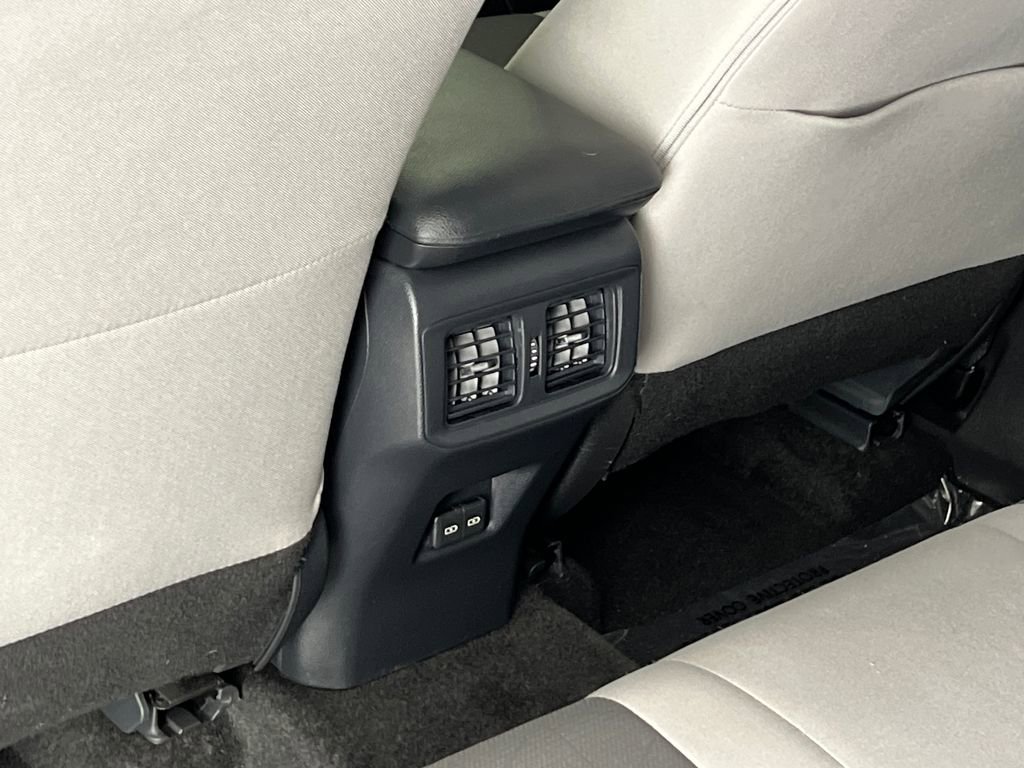 Used 2025 Toyota RAV4 XLE AWD/4WD image 36