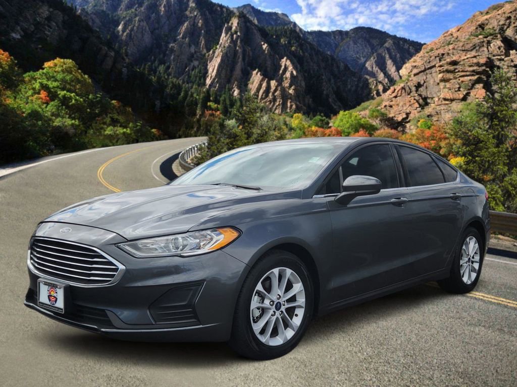 Used 2020 Ford Fusion SE FWD image 5