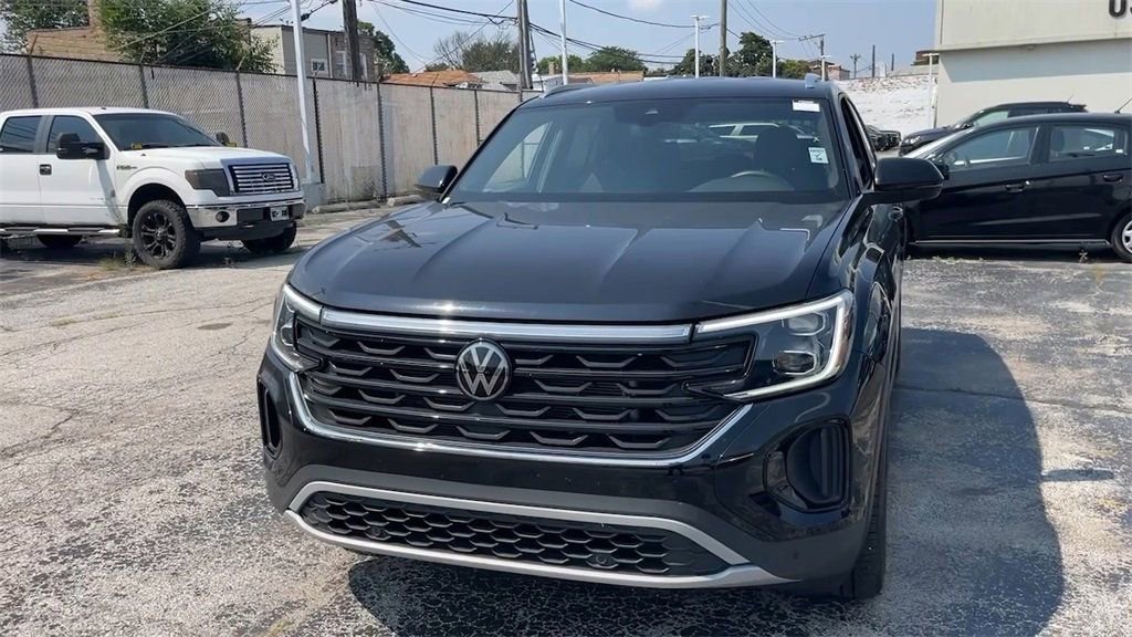 Used 2024 Volkswagen Atlas Cross Sport SE image 30