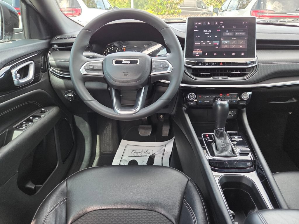 Used 2023 Jeep Compass Latitude w/ Convenience Group AWD/4WD image 26
