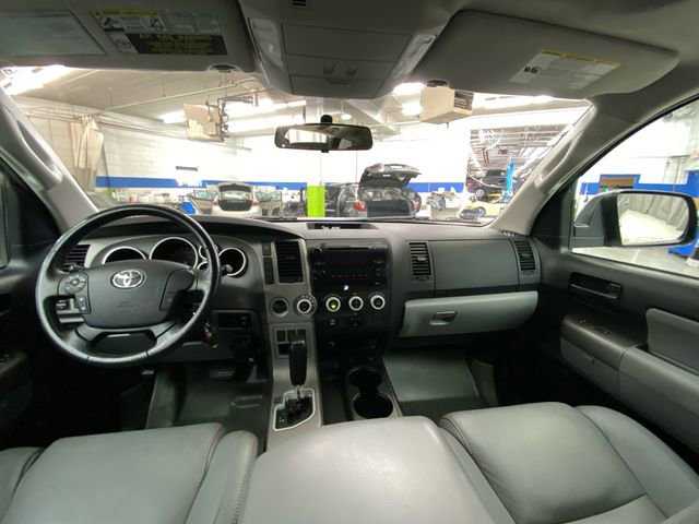 Used 2013 Toyota Sequoia SR5 AWD/4WD image 28