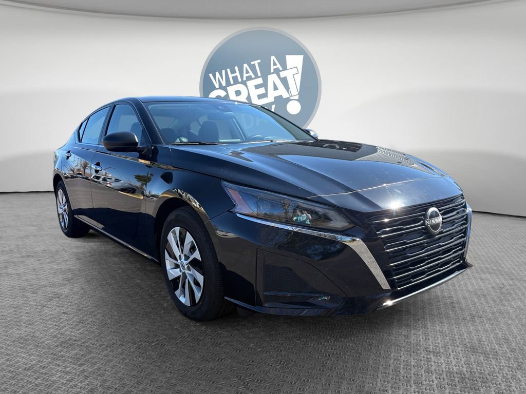 Used 2025 Nissan Altima 2.5 S image 1
