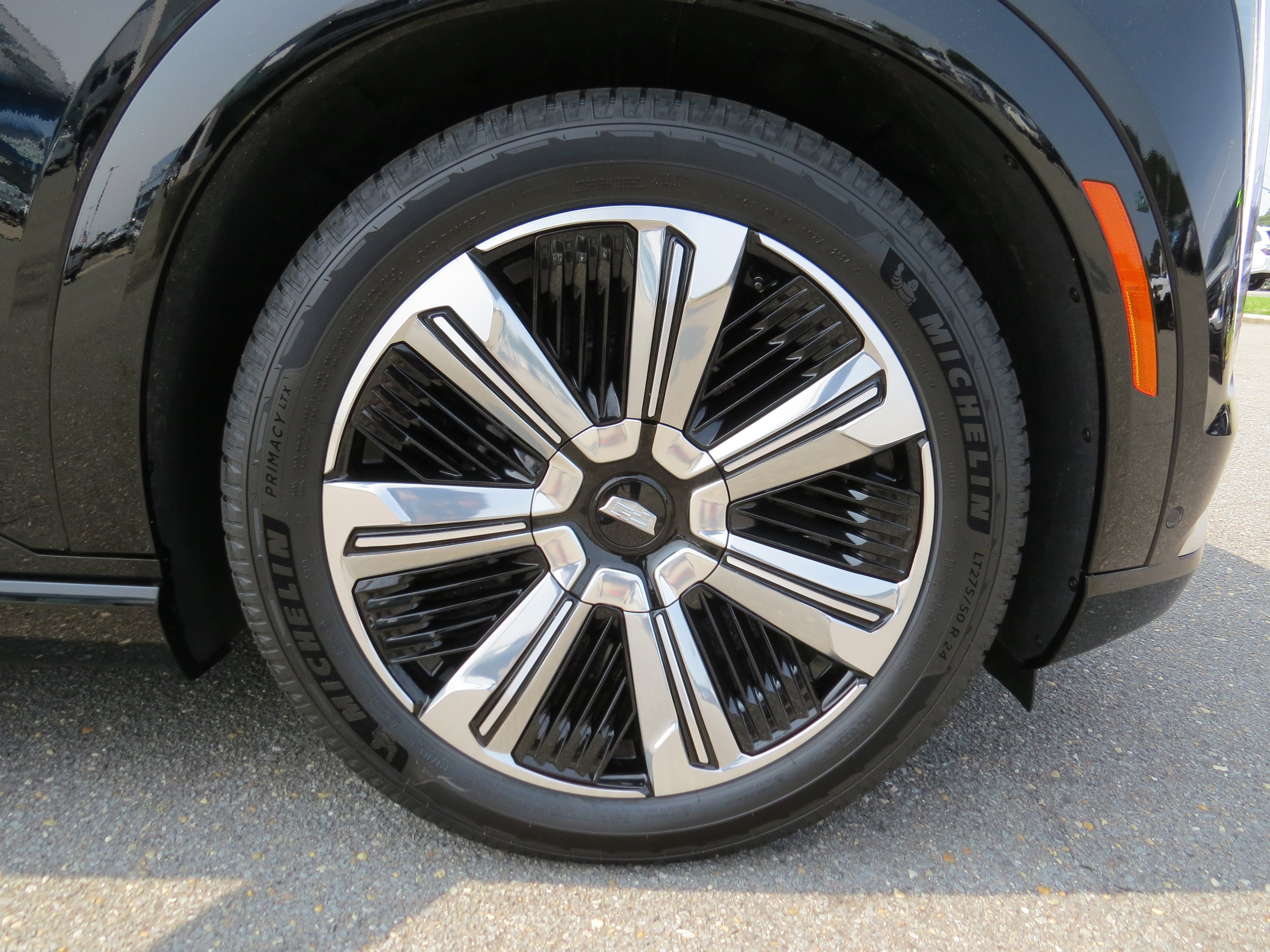 New 2025 Cadillac Escalade IQ Luxury 1 w/ Smart Trailering package image 10