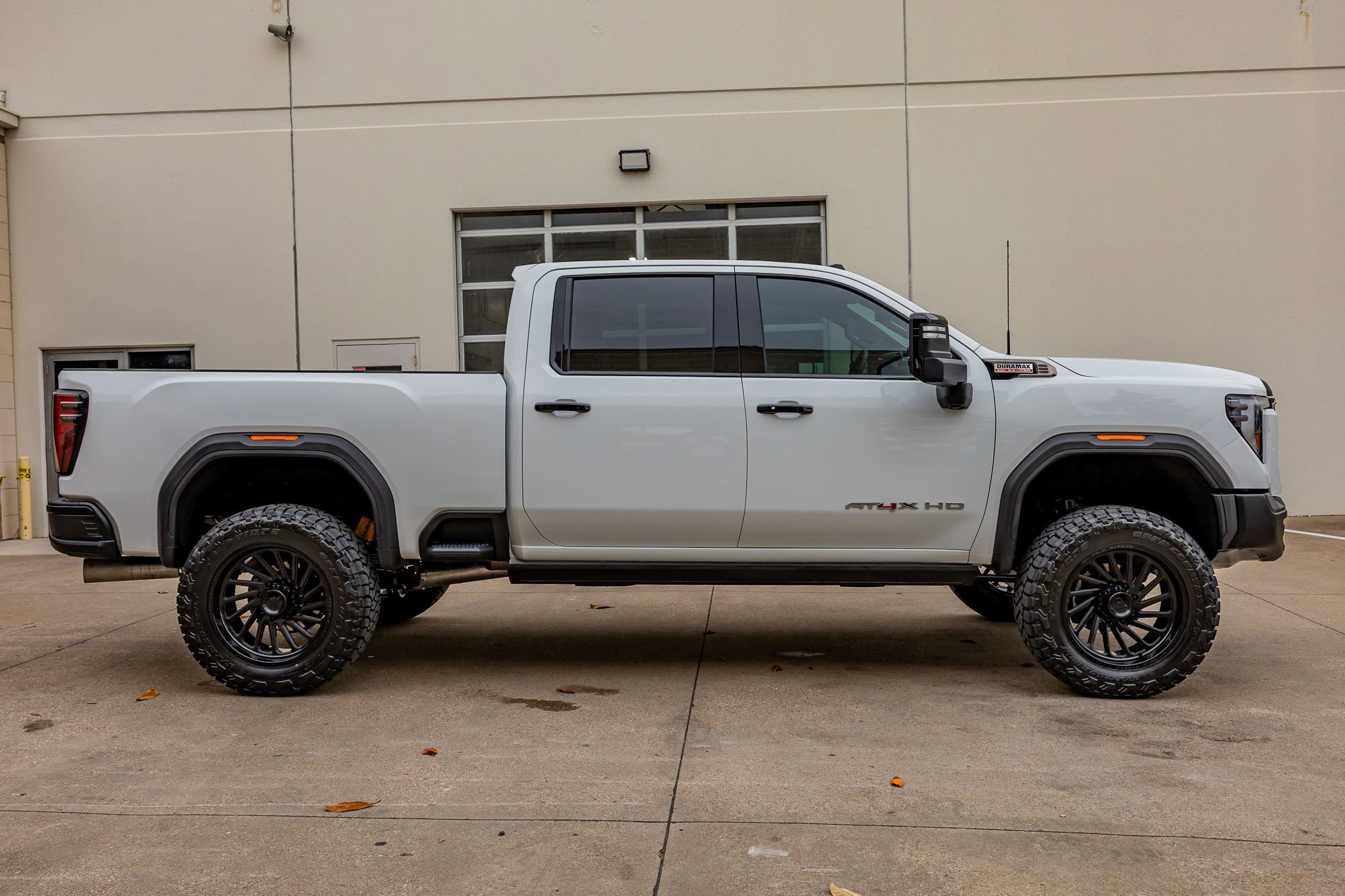 Used 2025 GMC Sierra 2500 AT4X w/ AT4X AEV Edition AWD/4WD image 11