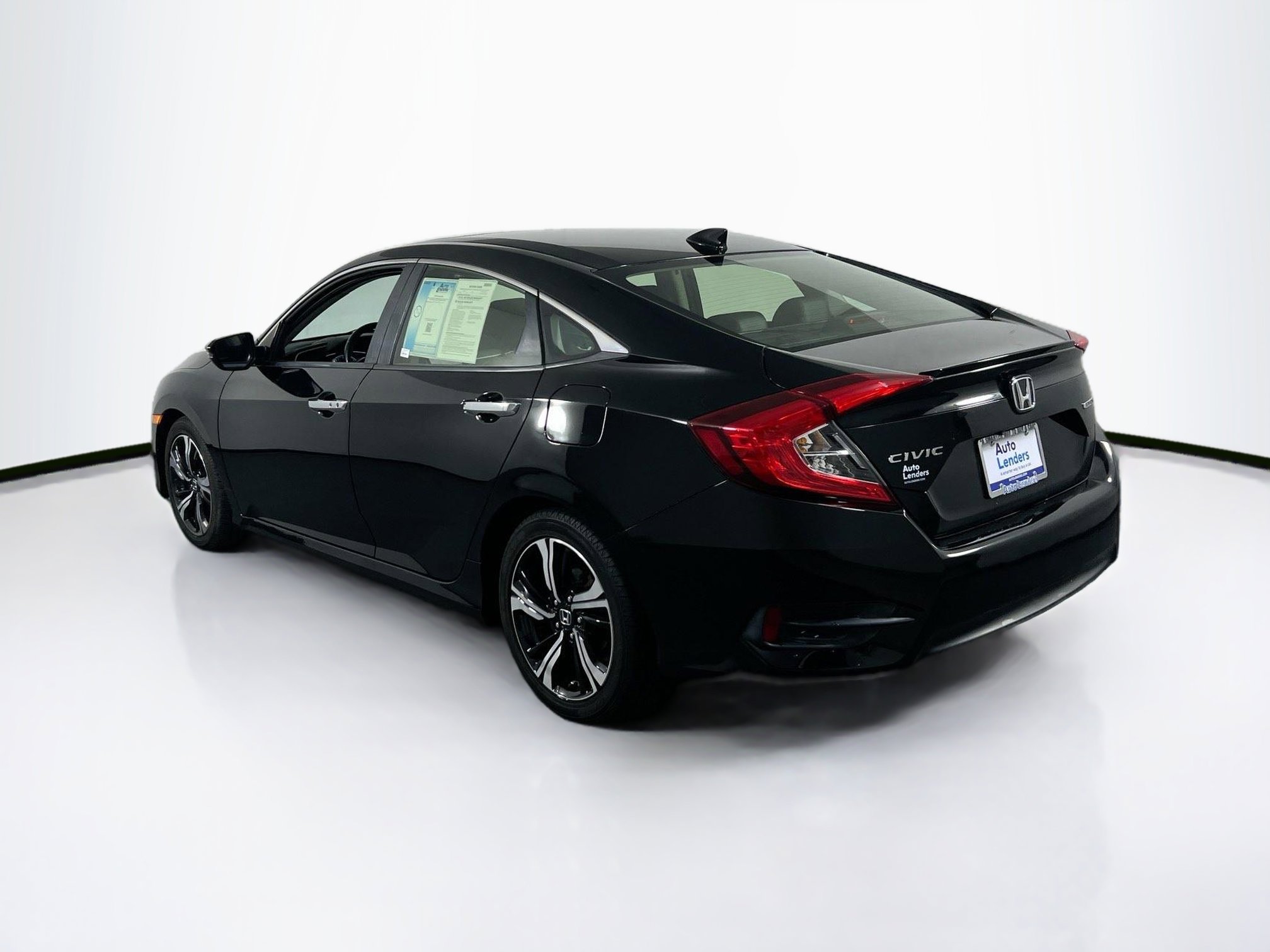 Used 2018 Honda Civic Touring image 7