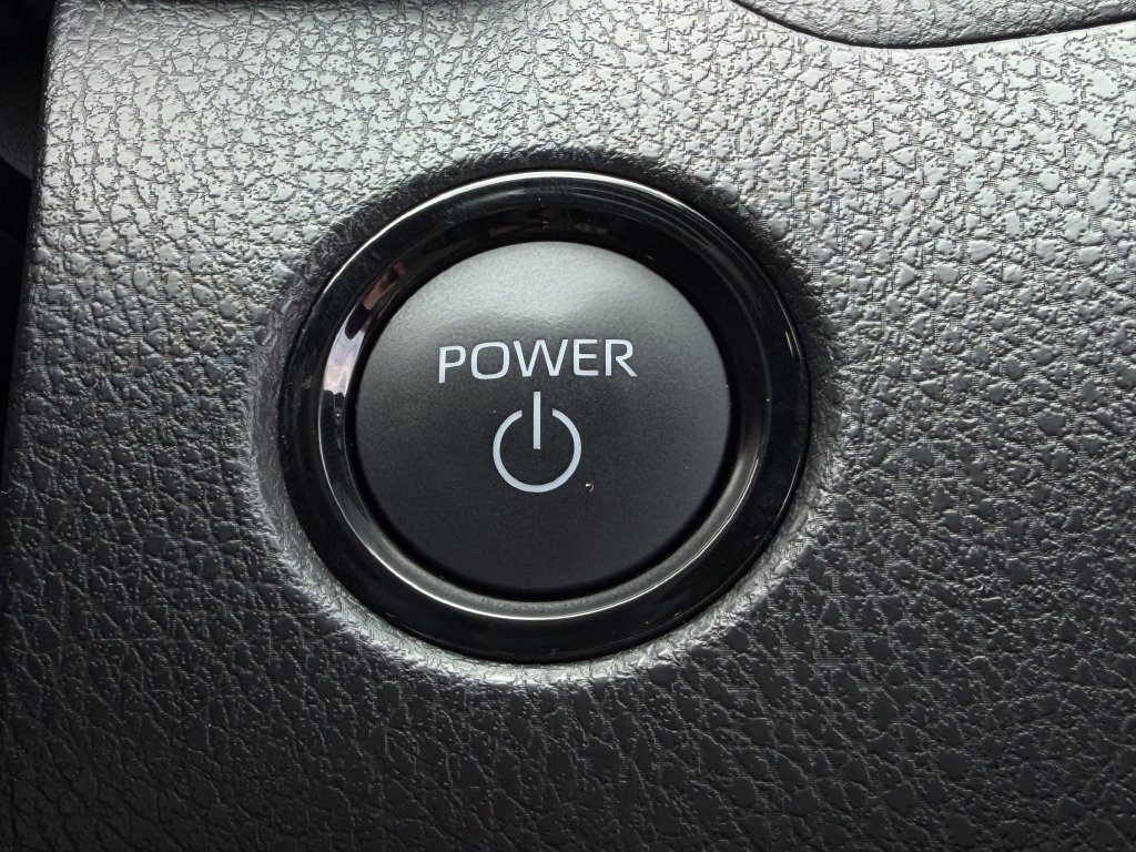 Used 2025 Toyota Camry SE w/ Convenience Package FWD image 21