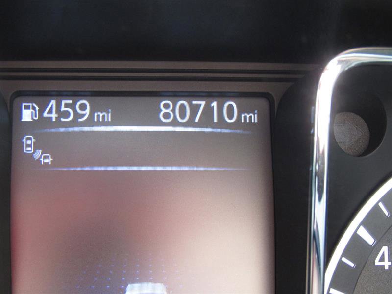 Used 2017 Nissan Titan SV image 16