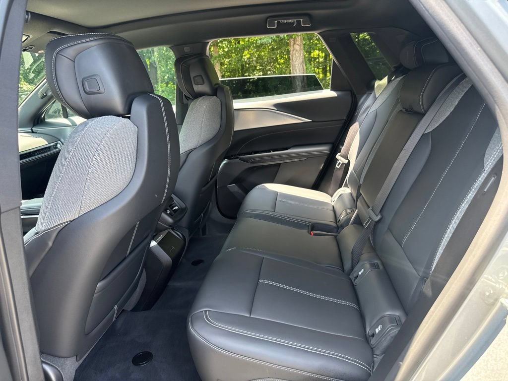 Used 2024 Cadillac Lyriq Tech w/ Driver Assist Package AWD/4WD image 16