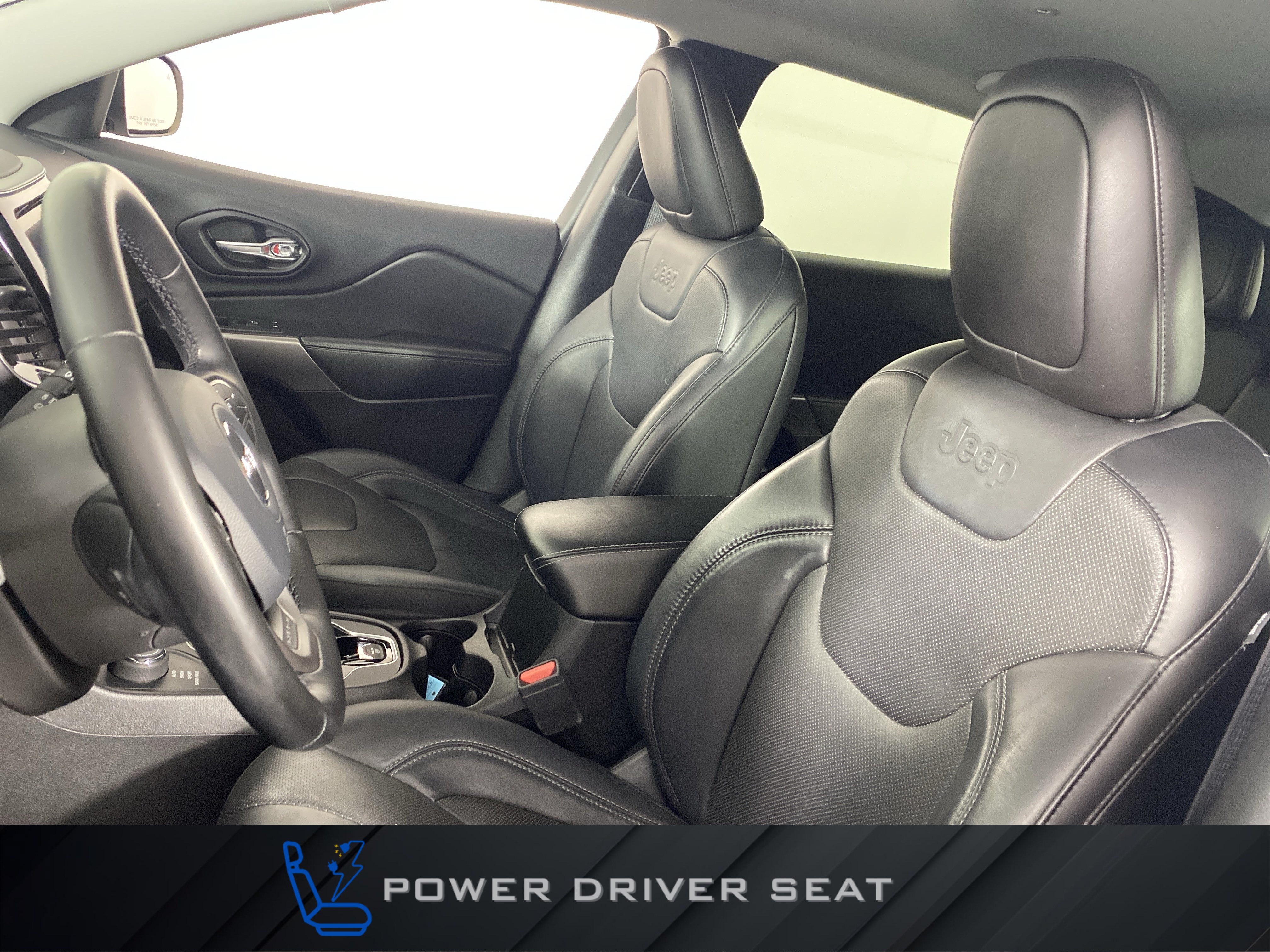 Used 2020 Jeep Cherokee Limited AWD/4WD image 16