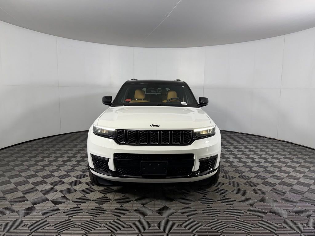 Used 2023 Jeep Grand Cherokee L Summit AWD/4WD image 11