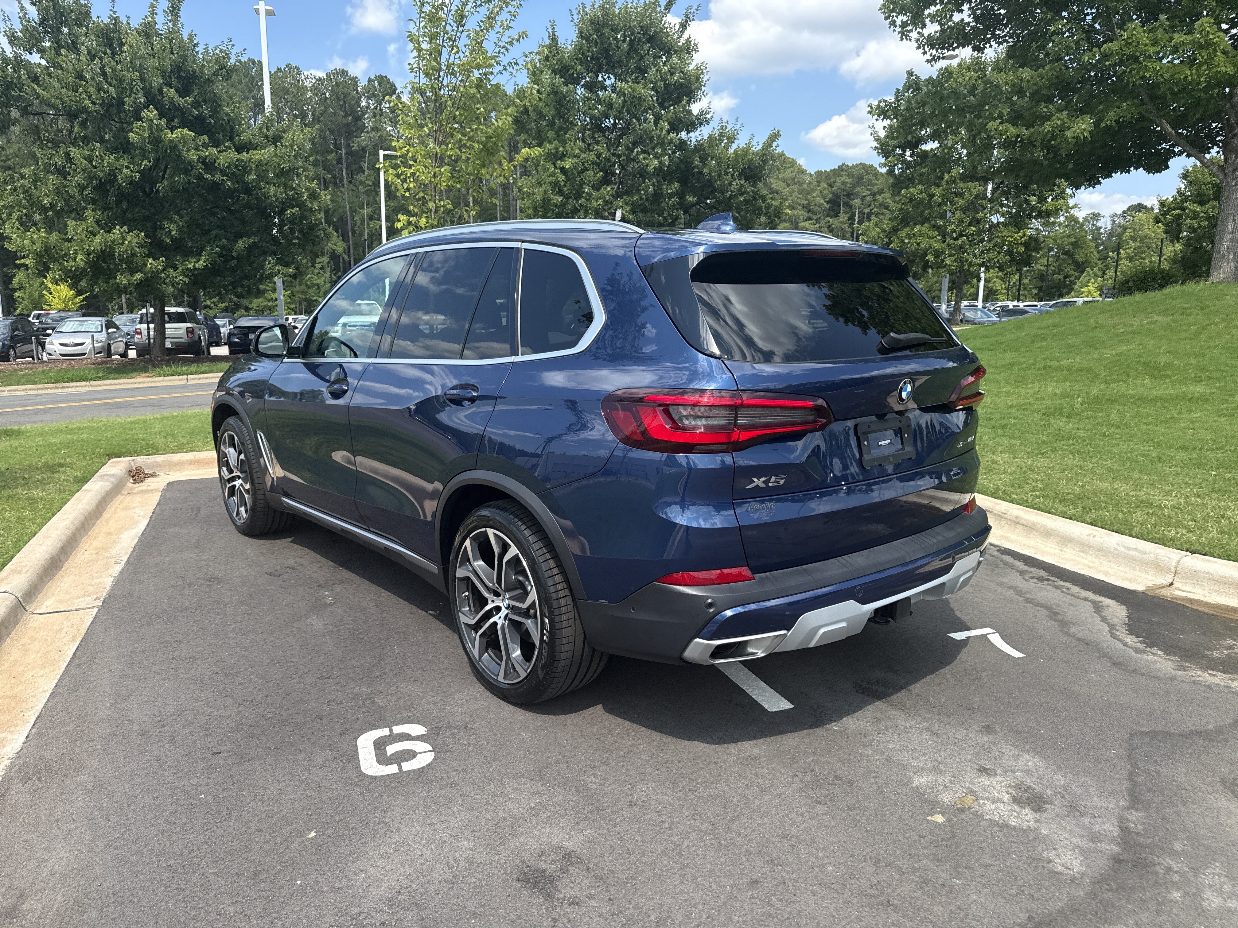Used 2023 BMW X5 xDrive40i w/ Premium Package AWD/4WD image 8