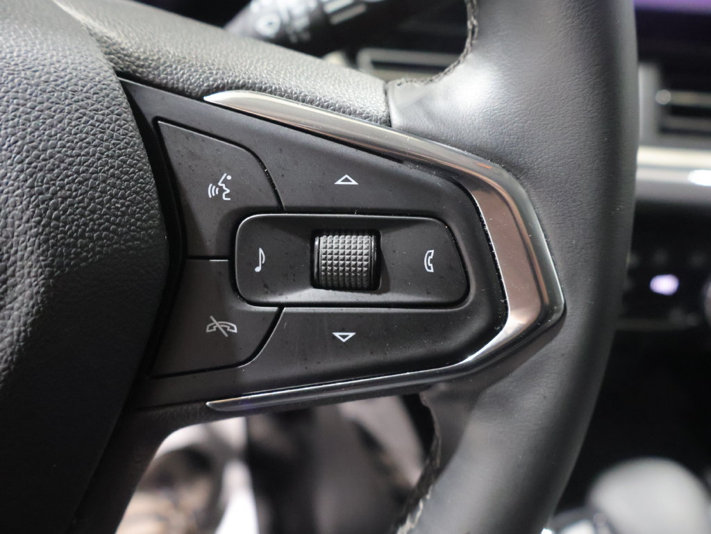 Used 2025 Chevrolet Trax ACTIV w/ Driver Confidence Package FWD image 34