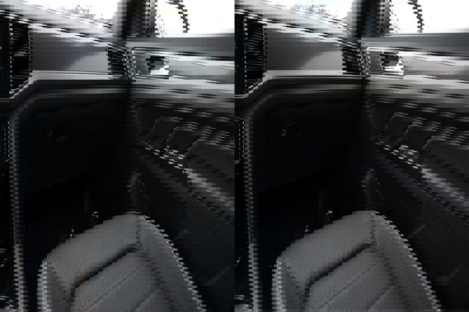 Used 2020 Volkswagen Atlas Cross Sport SEL Premium R-Line image 8