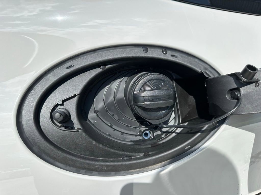 Used 2025 Porsche Panamera image 35