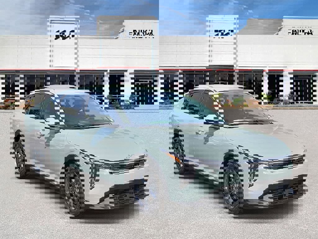 New 2026 Kia K4 LXS image 1