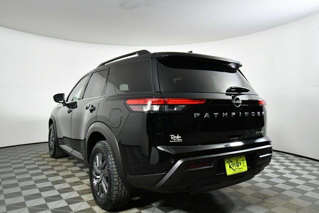 Used 2024 Nissan Pathfinder SV image 13