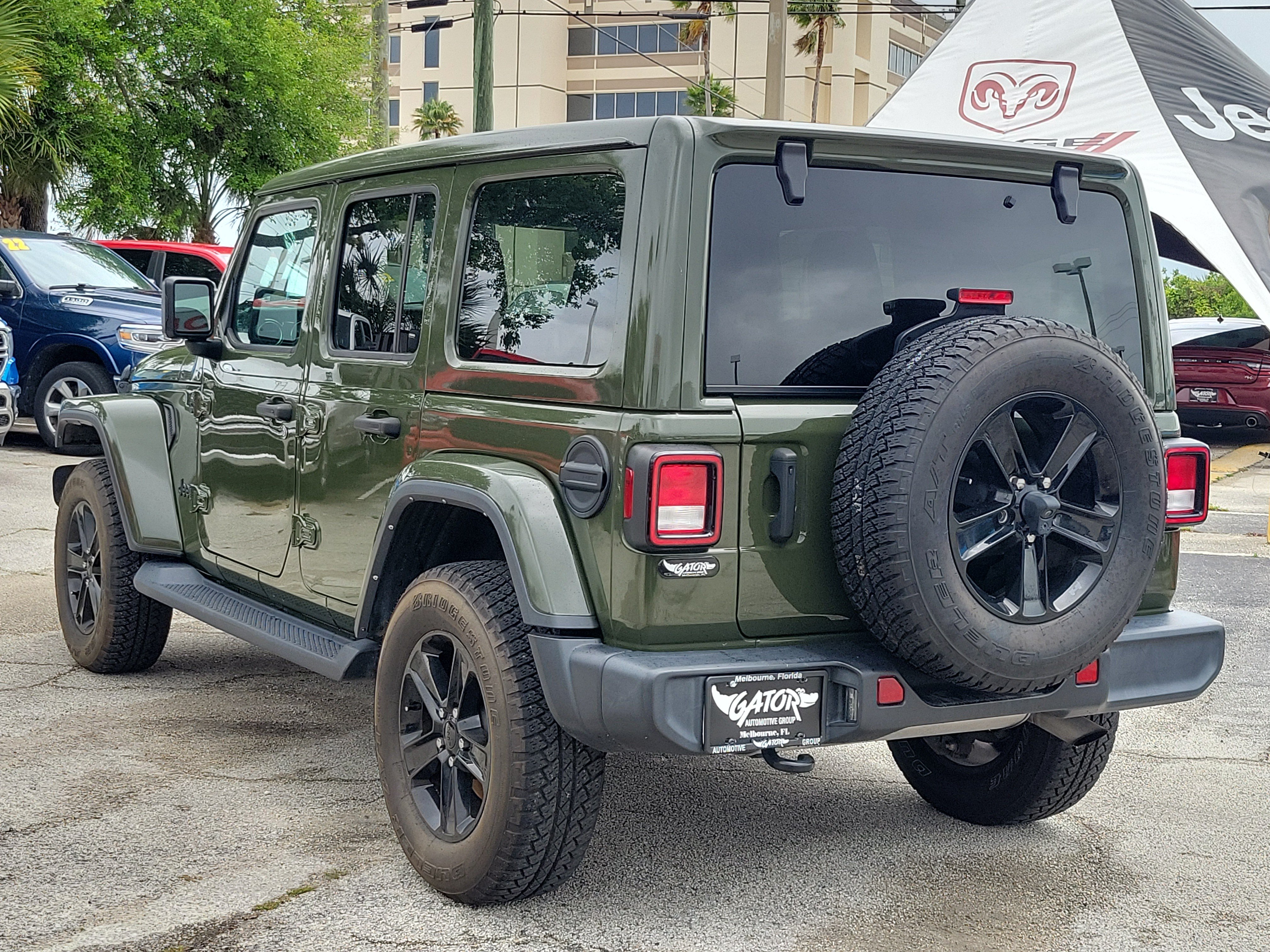Used 2021 Jeep Wrangler Unlimited Sahara AWD/4WD image 3