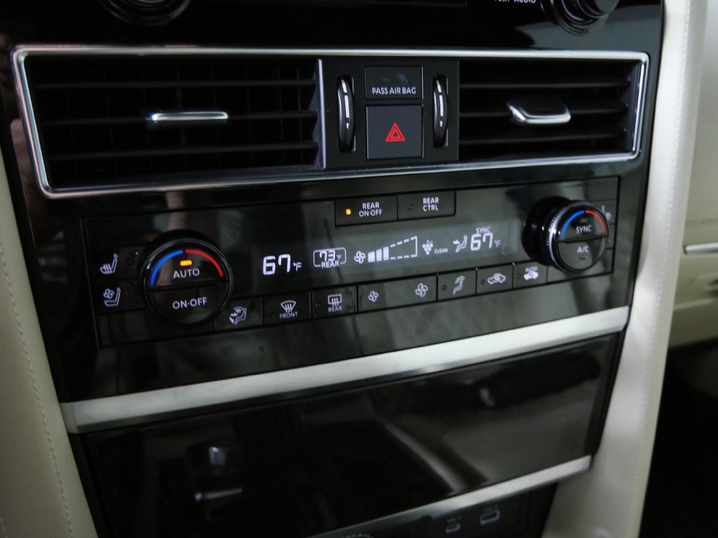 Used 2024 INFINITI QX80 Sensory AWD/4WD image 33