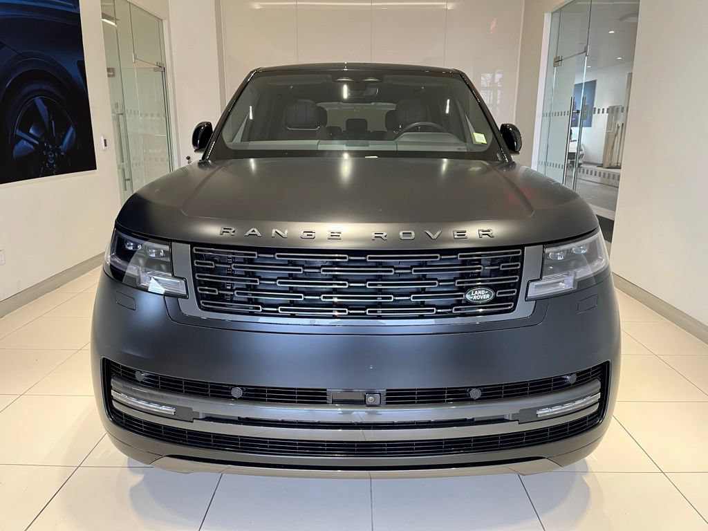 Certified 2025 Land Rover Range Rover SE AWD/4WD image 3