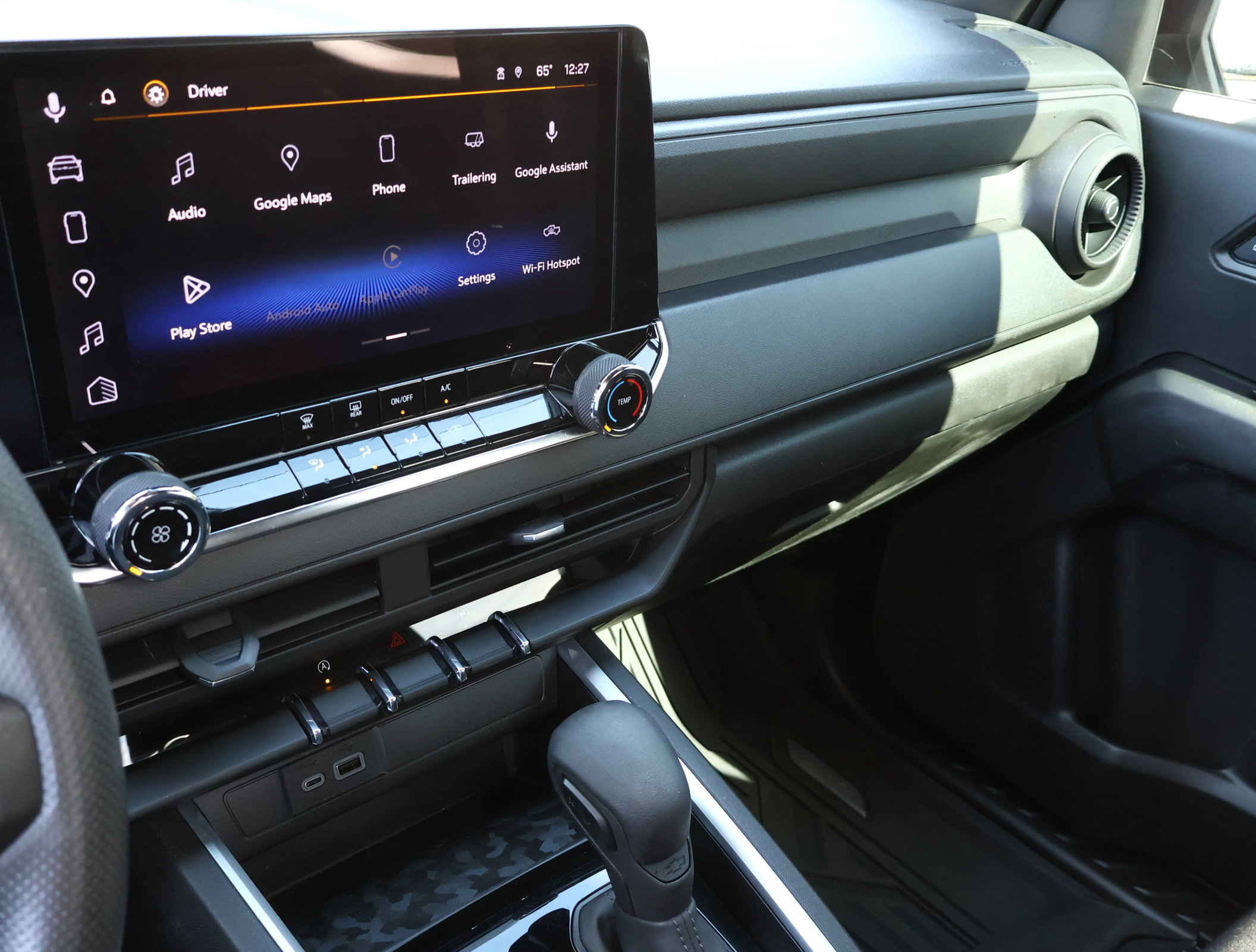 Used 2023 Chevrolet Colorado Trail Boss w/ Technology Package image 18