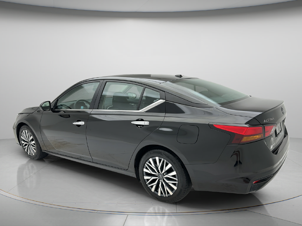 Used 2025 Nissan Altima 2.5 SV FWD image 4