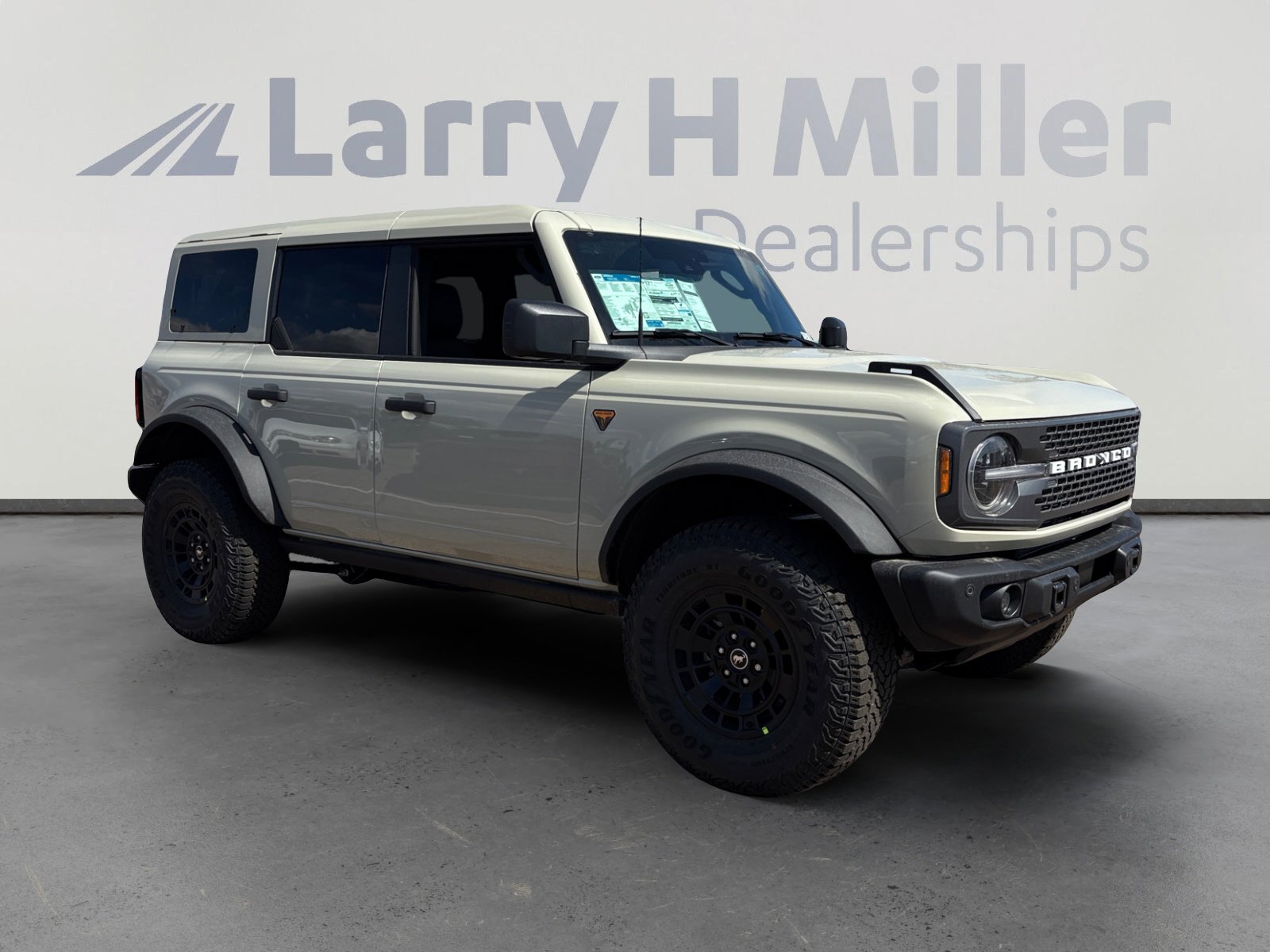 New 2026 Ford Bronco Badlands image 7