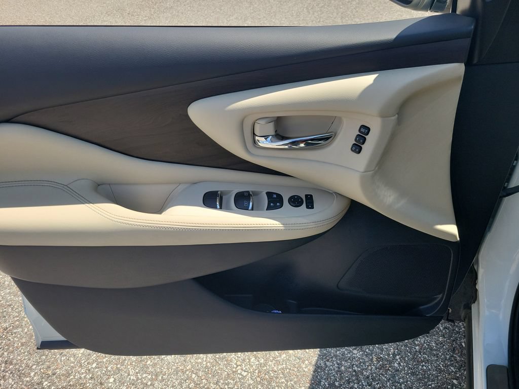 Certified 2022 Nissan Murano Platinum w/ Cargo Package FWD image 13
